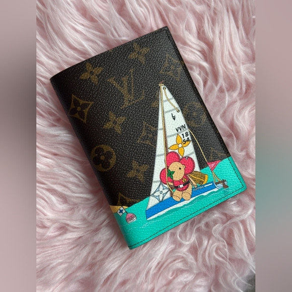 Louis Vuitton Monogram Leather Passport Cover - Picture 1 of 4